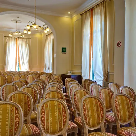 Grand Royal فندق