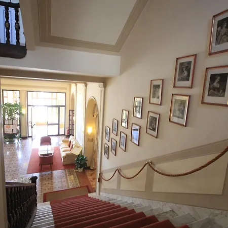 فندق Grand Royal 4*