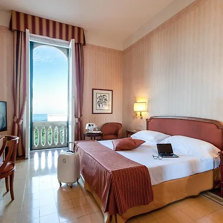 Grand Royal فندق 4*
