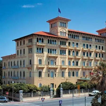 Grand Royal 4* فياريجيو