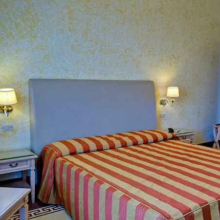 Grand Royal 4* فياريجيو
