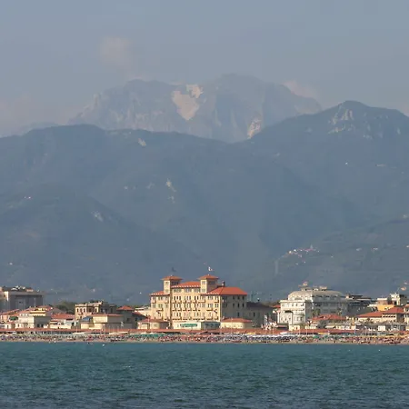 Grand Royal Hotel 4*