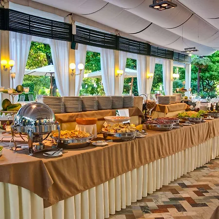 Grand Royal 4* 비아레지오