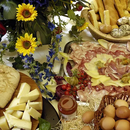 Grand Royal 4* فياريجيو