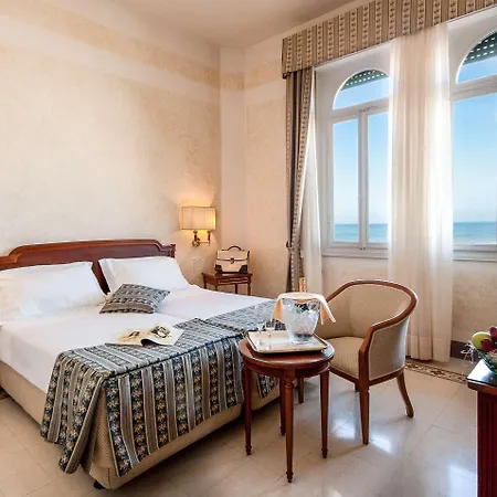 Grand Royal 4* فياريجيو