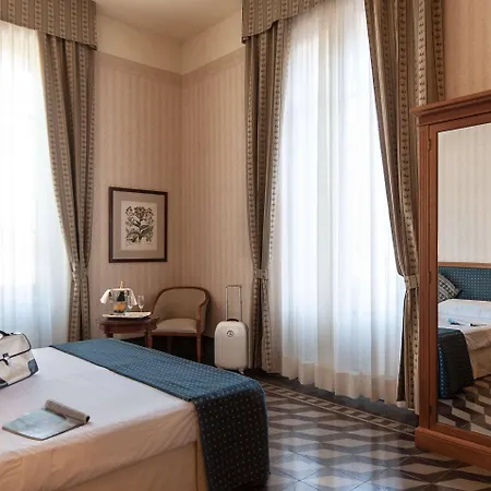 فندق Grand Royal