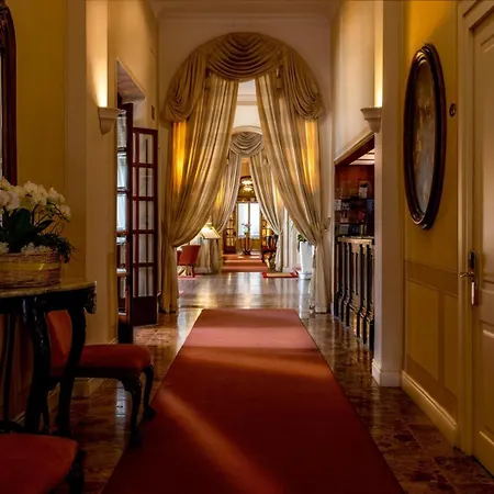 Hotell Grand Royal 4*