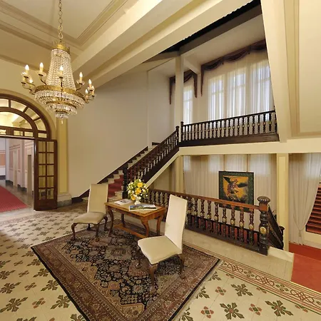 فندق Grand Royal