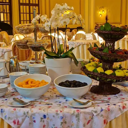 فندق Grand Royal 4*